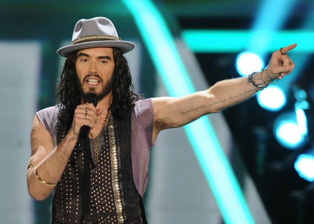 Russell Brand injures his foot while kickboxing