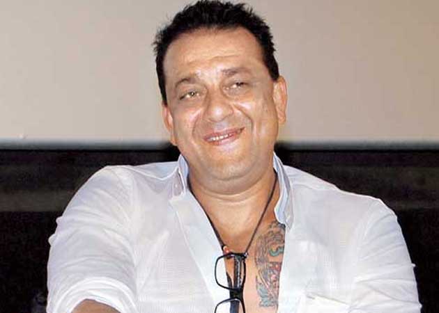 Sanjay Dutt to play cop in remake of Tamil film <i>Saamy</i>