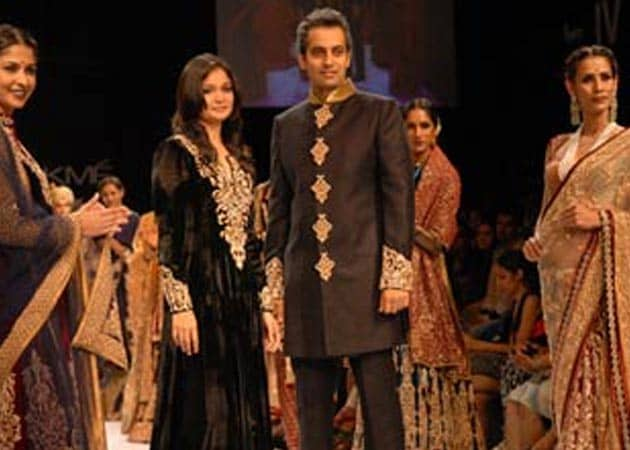 Lakme Fashion Week: Shyamal-Bhumika's royal ramp 