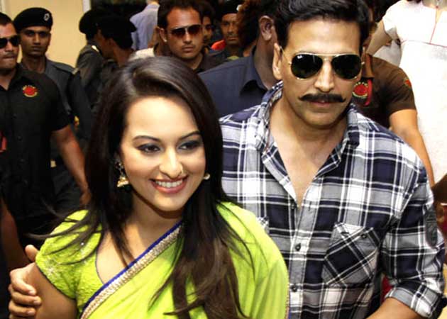 I'm lucky Akshay is working with a newcomer like me: Sonakshi Sinha