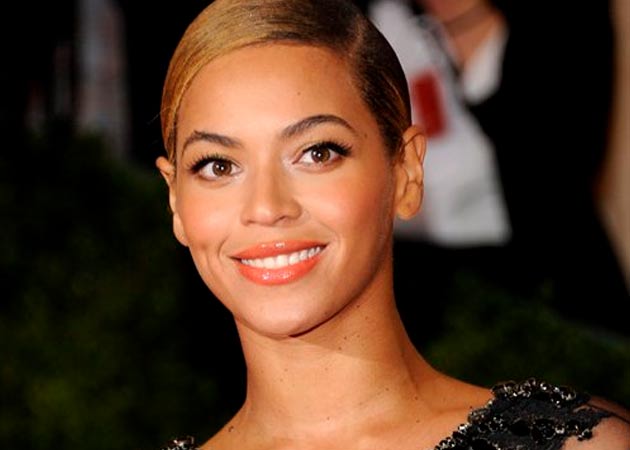Beyonce buys Blue Ivy crystal-studded shoes worth USD 800
