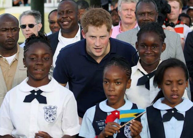 Prince Harry not to pursue naked photos complaint  