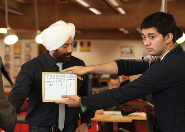 Sunny Deol's son Karan gives first clap for <i>Yamla Pagla Deewana 2</i>