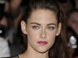 Kristen Stewart cuddling up to soft toys gifted by Robert Pattinson? Kristen Stewart cuddling up to soft toys gifted by Robert Pattinson?