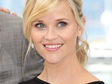 Pregnant Reese Witherspoon pampers herself at salon