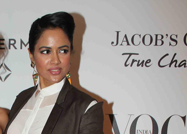 Indian beauty is dusky, dark eyes: Sameera Reddy