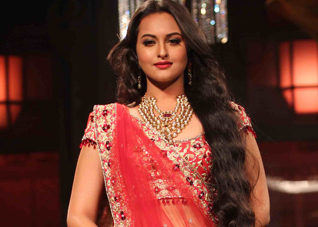 Sonakshi Sinha wants a simple, beach wedding