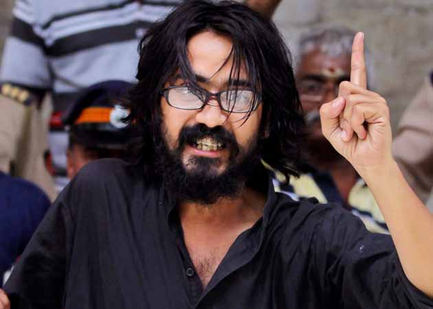 Aseem Trivedi to gather support against corruption through <i>Bigg Boss</i>
