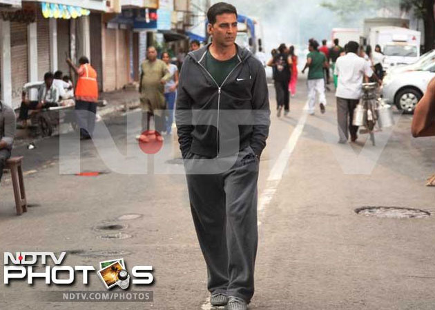 Akshay Kumar's <i>Oh My God</i> suit on auction for charity