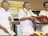 Kerala Chief Minister confers Vallathol <i>Puraskar</i> on lyricist Yousuf Kecheri