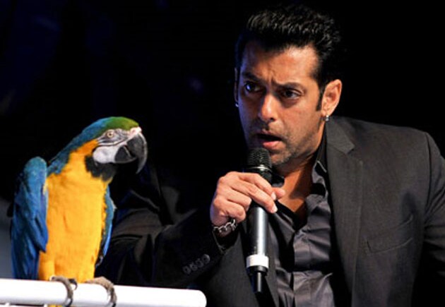 Now ride the <i>Bigg Boss 6</i> tour bus Now ride the <i>Bigg Boss 6</i> tour bus