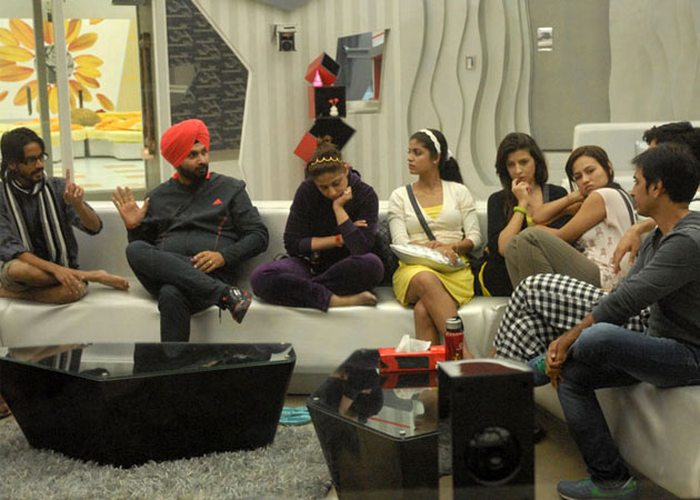 Court frowns on TV channel for using national anthem to promote <i>Bigg Boss 6</i>