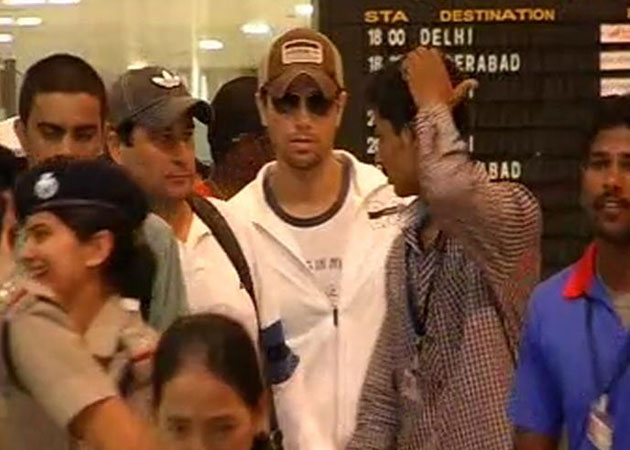 Enrique makes his audience's night in Gurgaon