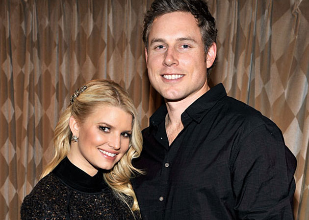 Jessica Simpson's beau Eric Johnson hates her mother