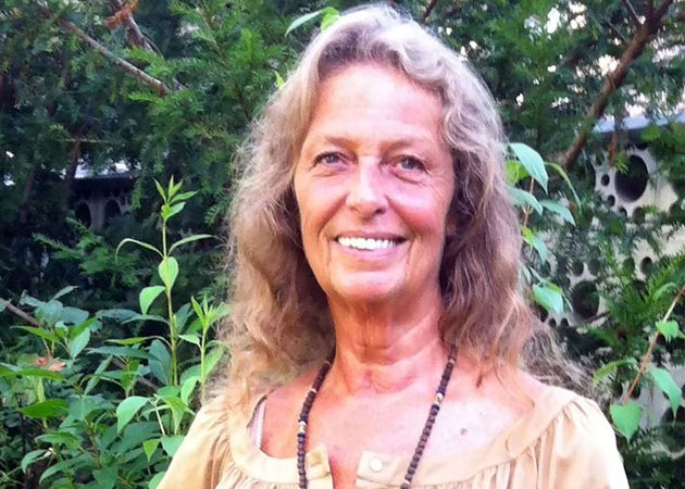 Singer Arlo Guthrie says wife, Jackie, has died