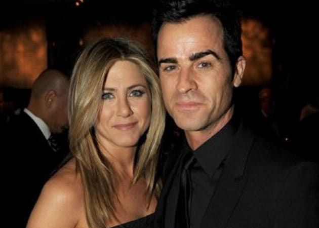 Jennifer Aniston bursts into tears when asked about her engagement