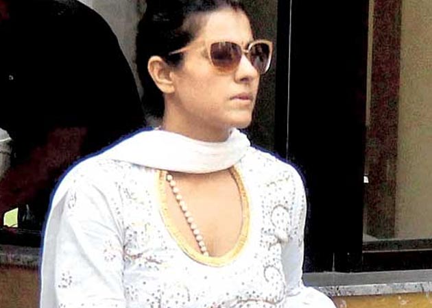 I don't know how to react,  Kajol about Yash Chopra's death 