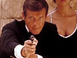 Roger Moore nearly died on the sets of <i>The Spy Who Loved Me</i>