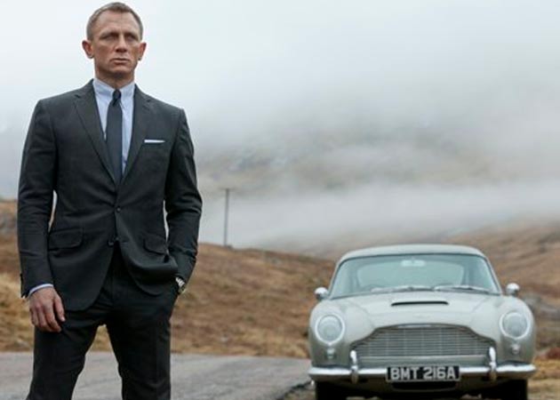 <i>Skyfall</i> opens with sky-high box office