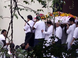 Director Yash Chopra cremated in Mumbai Director Yash Chopra cremated in Mumbai