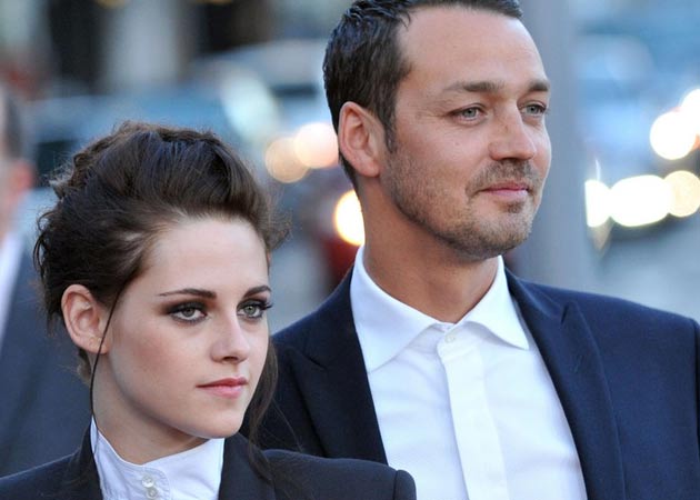 Kristen Stewart in for <i>Snow White</i> sequel, Rupert Sanders out