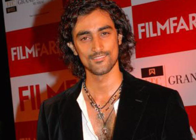 Kunal Kapoor to focus on writing