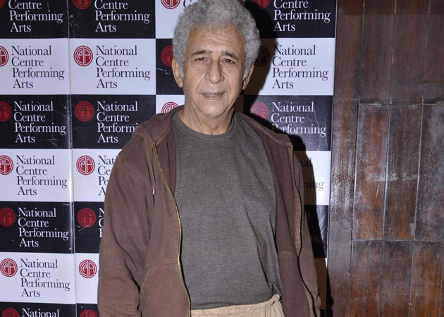 Naseeruddin Shah visits Pakistan with family