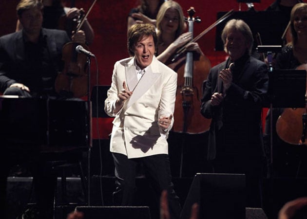 Sir Paul McCartney's helicopter narrowly escapes crashing 