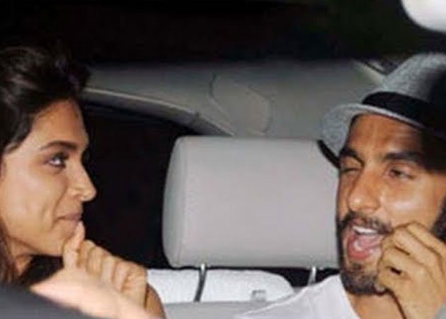 Deepika Padukone and Ranveer Singh enjoy a quiet dinner together