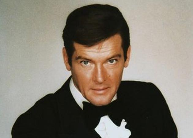 I want to play villain in Bond film: Roger Moore