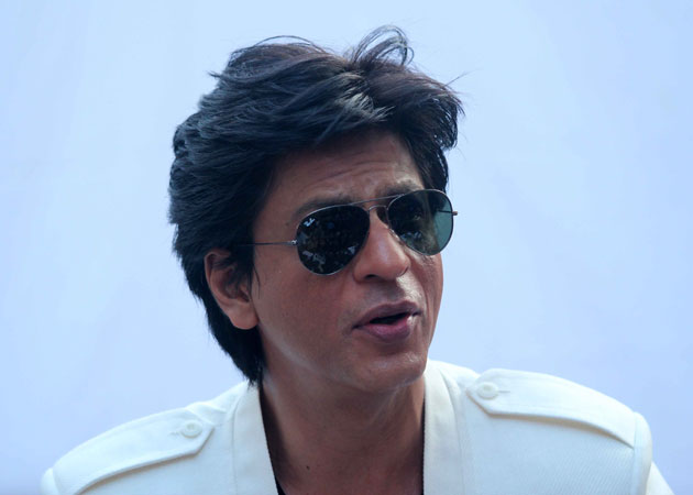 Shah Rukh Khan hopes <i>Jab Tak Hai Jaan</i> helps popularise armed forces
