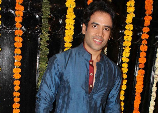 Tusshar Kapoor made to do push-ups while dubbing for <i>Shootout At Wadala</i>