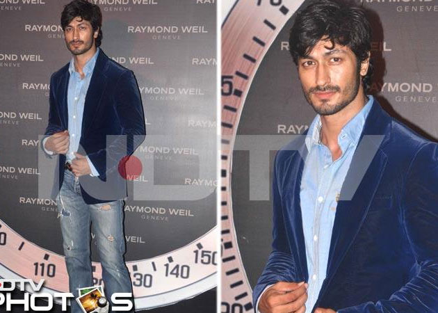 Vidyut Jamwal to model designer towel at India Resort Fashion Week