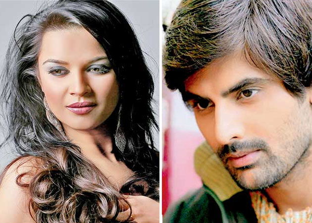 Aashka Goradia, Rohit Bakshi on the verge of breaking up?