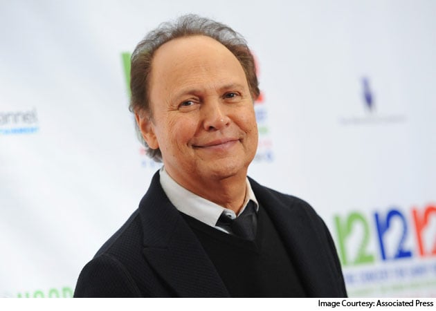 Billy Crystal screens new film for hometown Sandy victims