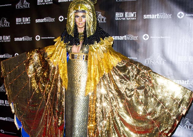 Heidi Klum's elaborate Cleopatra costume at Haunted Holiday party