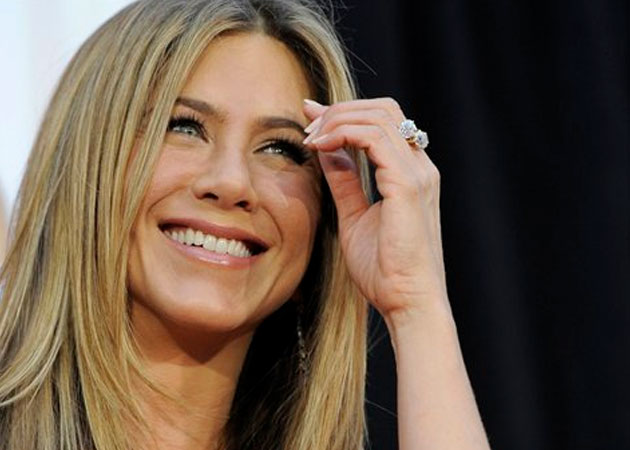 Jennifer Aniston fuels pregnancy speculations