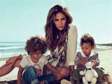 Jennifer Lopez's twins make stage debut in Puerto Rico