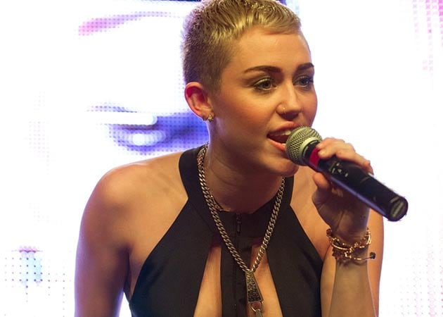 Miley Cyrus devastated after the death of her dog