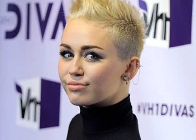 Miley Cyrus heartbroken after one pet dog killed another