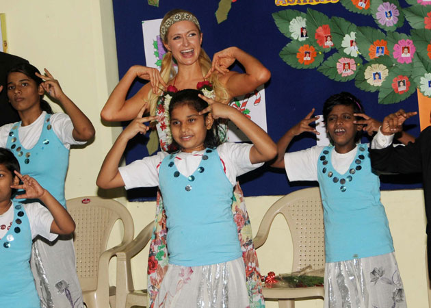 Paris Hilton dances to <i>Chammak Challo</i> with Mumbai orphans