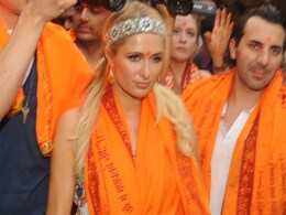 Paris Hilton made a religious stop while in Mumbai Paris Hilton made a religious stop while in Mumbai