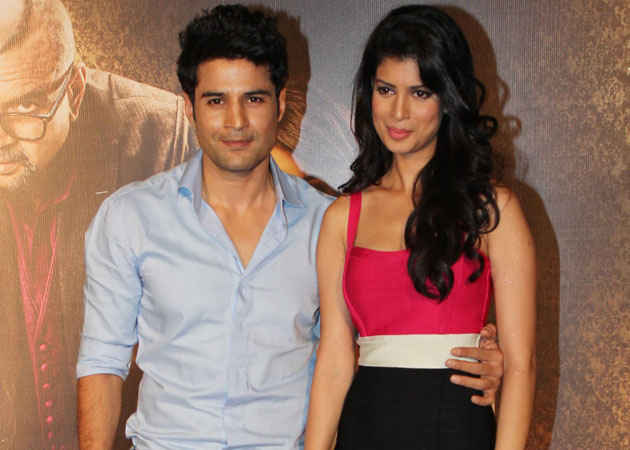 Rajeev Khandelwal's intensity floors Tena Desae