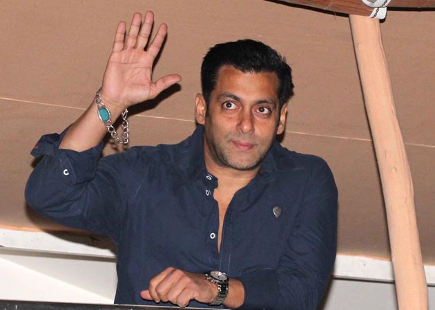 On 47th birthday, Salman excused from appearing in court, sisters appear for him