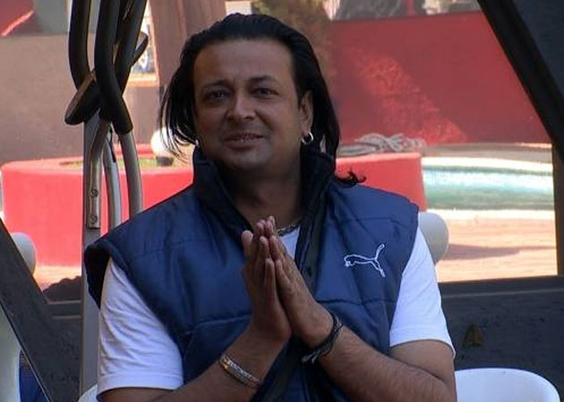 Santosh Shukla evicted from <i>Bigg Boss 6</i>