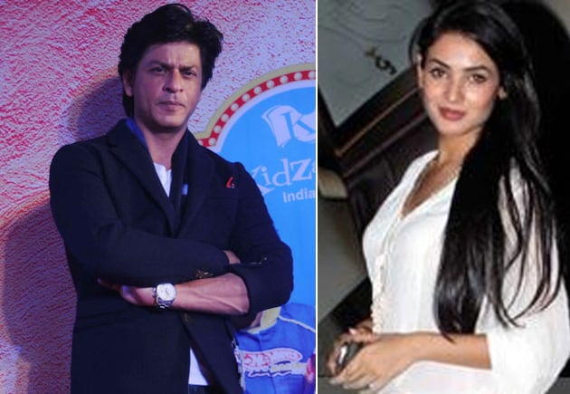 Sonal Chauhan was Shah Rukh Khan's flight-mate to Thailand Sonal Chauhan was Shah Rukh Khan's flight-mate to Thailand