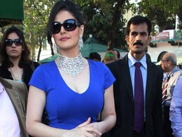 Waiting for quality films: Zarine Khan Waiting for quality films: Zarine Khan