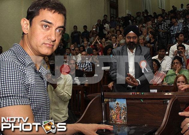 Aamir Khan supports fight against alcoholism among women