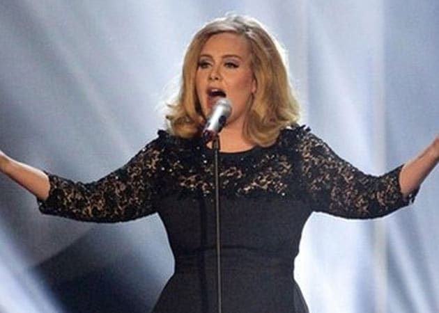 Adele goes on shopping spree ahead of Golden Globes 