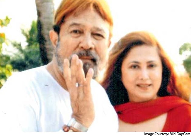 Dimple Kapadia's RTI against Anita Advani reveals dead 'husband'